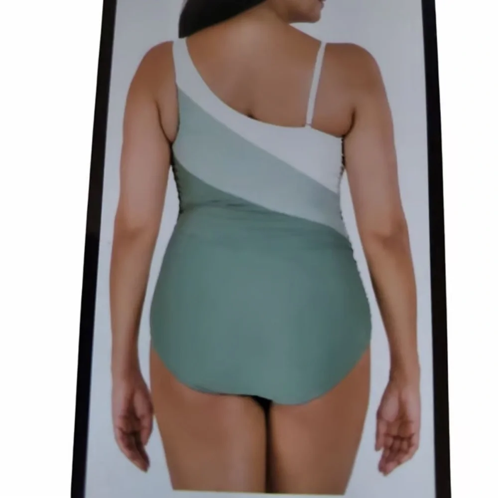 Carole Hochman Plus Size Womens One Piece Beach Cruise Swimsuit XXLarge‎